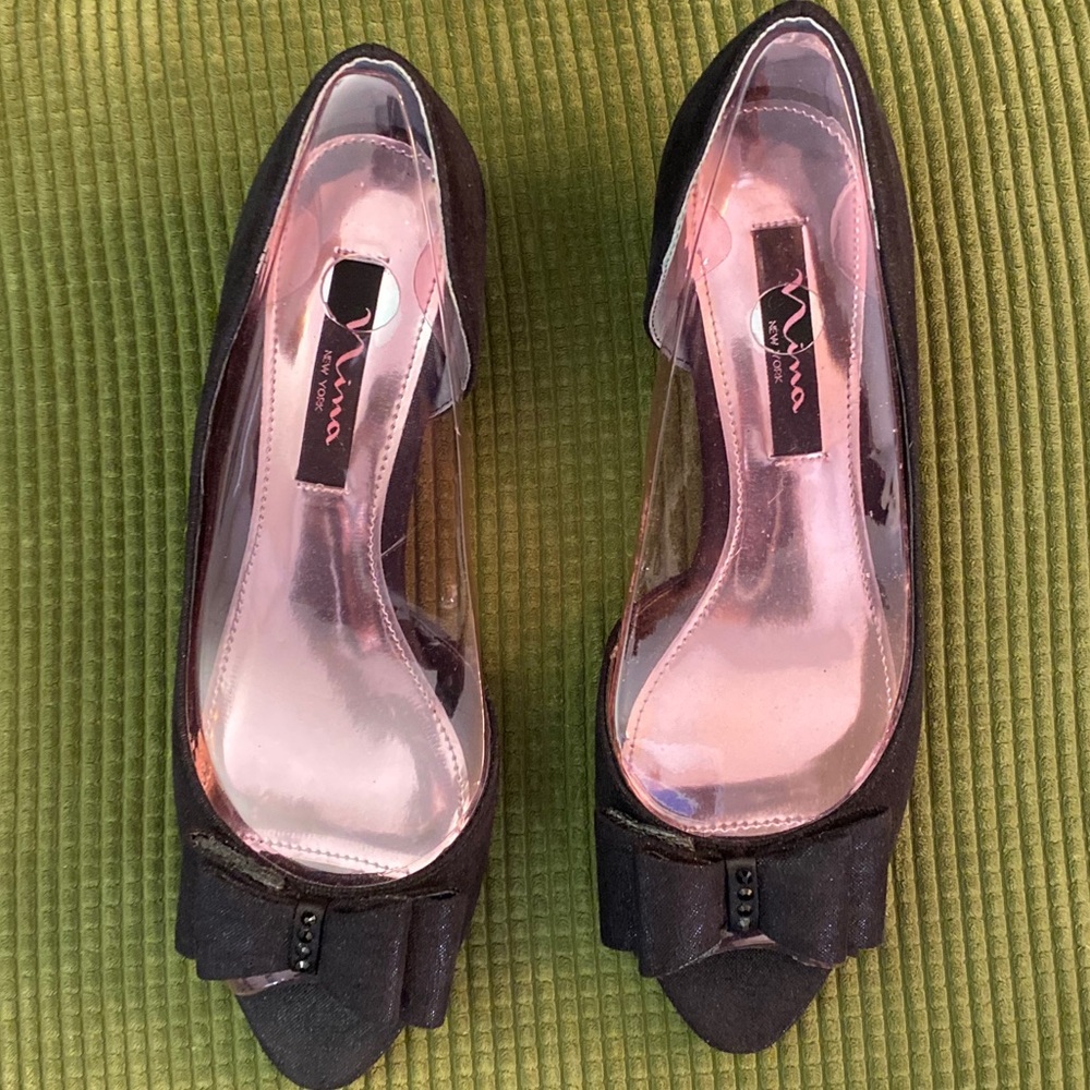 Nina peep toe kitten heels NWOT